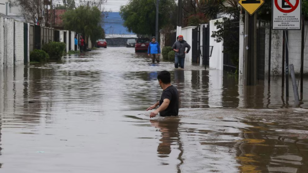 Chile declar&oacute; el estado de cat&aacute;strofe tras un temporal que dej&oacute; al menos 10 muertos y m&aacute;s de 1.100 viviendas destruidas