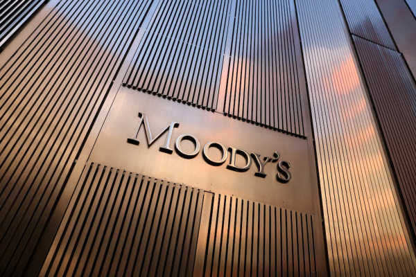 Tras mejorar la calificaci&oacute;n de Argentina, Moody&rsquo;s alert&oacute; por el riesgo del regreso de un &ldquo;gobierno intervencionista&rdquo; en 2027