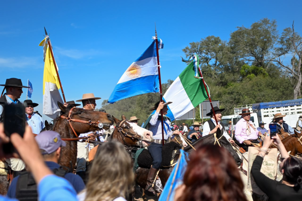 Multitudinaria Cabalgata de la Fe: M&aacute;s de 130.000 personas y cerca de 10 mil jinetes en su 29&deg; edici&oacute;n