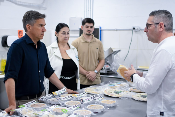 El gobierno provincial acompa&ntilde;a el crecimiento de la empresa chaque&ntilde;a 