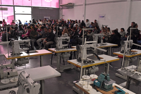 &Ntilde;achec capacita 120 personas en confecci&oacute;n de prendas textiles para fortalecer la salida laboral