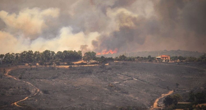 Italia declara una movilización de emergencia hacia Sicilia por los incendios