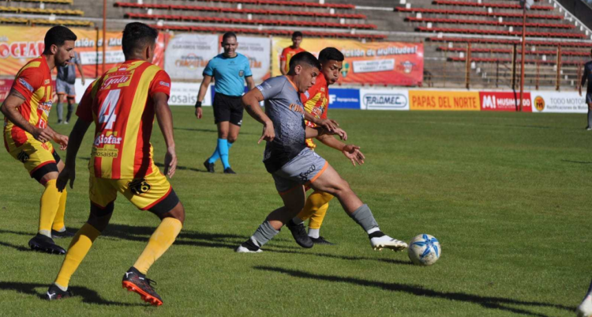 For Ever se quedó con el clásico liguista ante Sarmiento