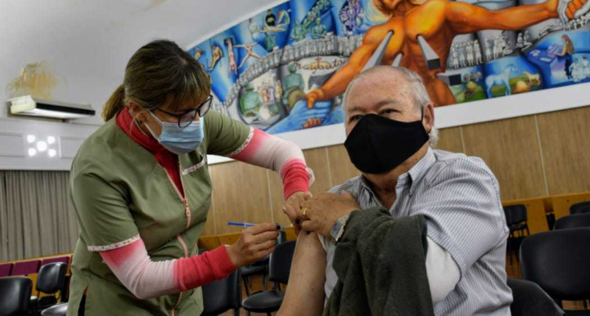 Argentina alcanzó la inmunización de más del 55 por ciento de la población