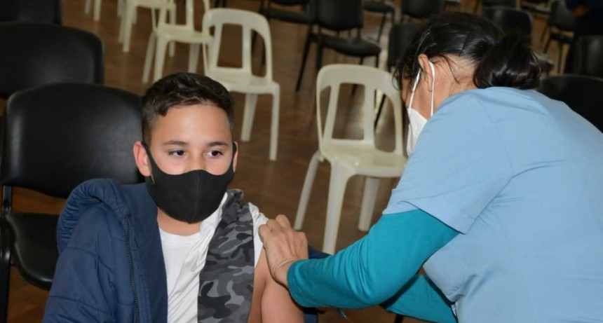 Bruno, primer niño chaqueño vacunado contra la COVID-19
