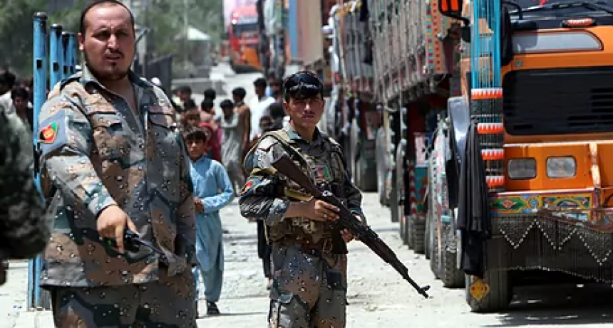 El Ejército afgano ordena evacuar Lashkargah para luchar por ella