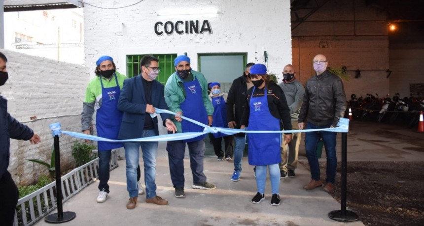 Se entregó libreta sanitaria, indumentaria y se inauguró el área de cocina de la Dirección General de Limpieza 