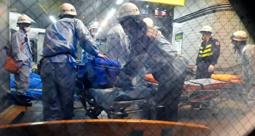 Conmoción en Tokio: un hombre apuñaló a diez pasajeros