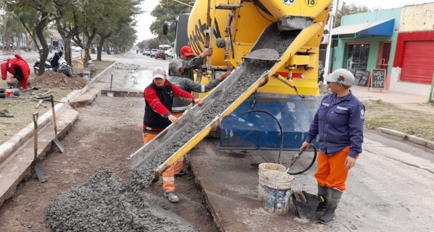 Bacheo en dos puntos estratégicos: Av. Mac Lean y Calle Ayacucho