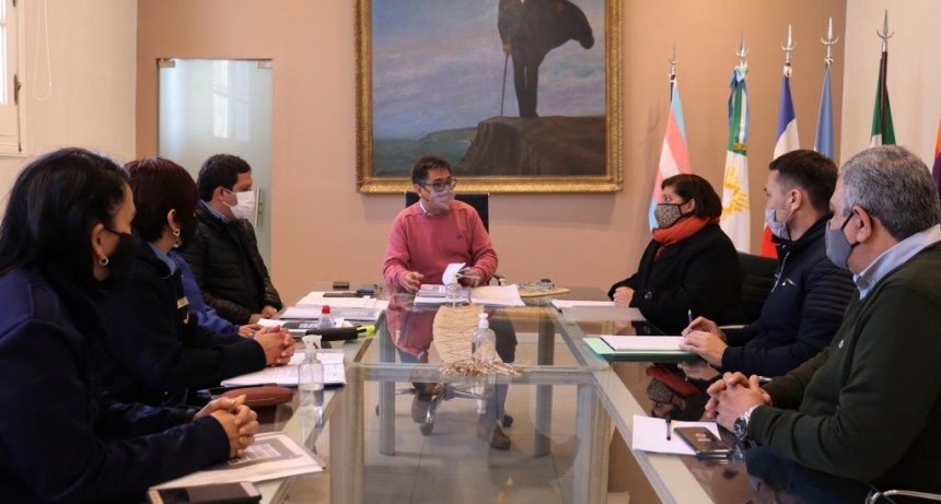 Se busca mejorar el tránsito instalando nueva señalética 