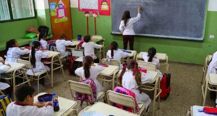 Paritaria nacional docente: acordaron con los gremios un salario inicial de 40 mil pesos