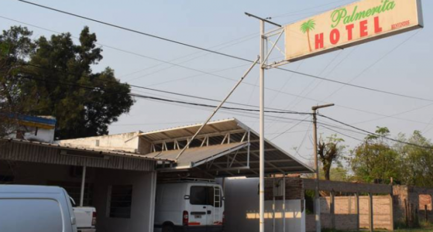 Encuentran muerto y atado de pies y manos a un joven en un hotel