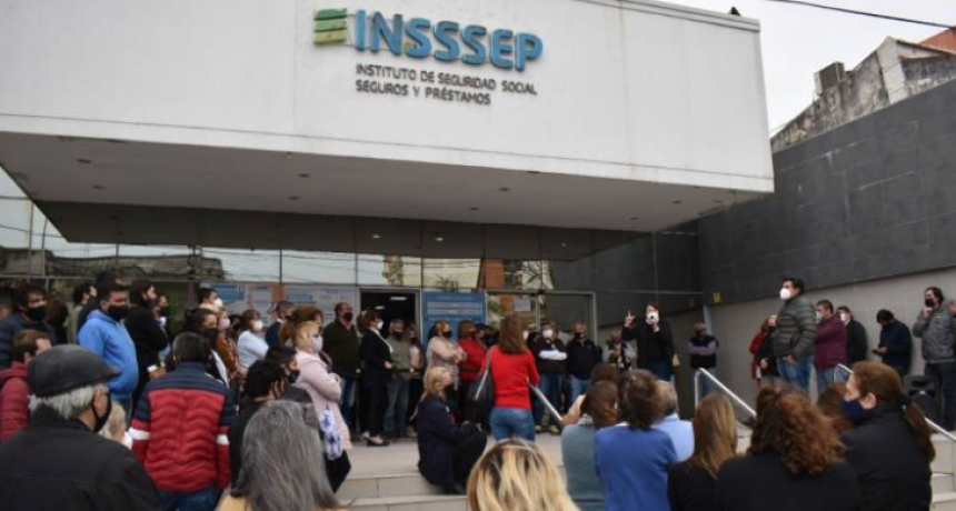 Insssep en estado de alerta por la situación de la Farmacia Social
