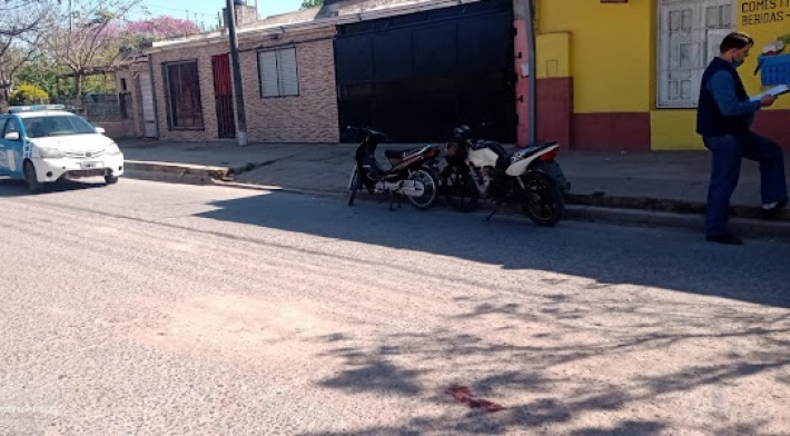 Un penitenciario embistió a una moto, se enojó con los policías y fue demorado