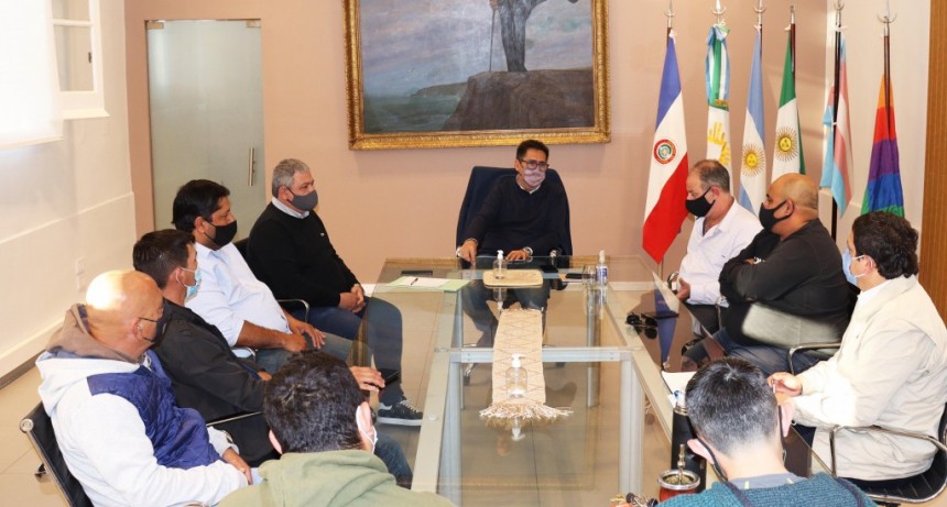 Gustavo Martínez y el Sindicato de Peones de Taxis analizaron medidas para mejorar el servicio