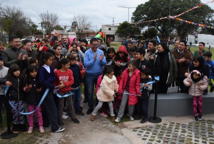 Gustavo Martínez habilitó una plazoleta en Los Teros: “El inicio de un plan de obras para mejorar la infraestructura en los barrios”