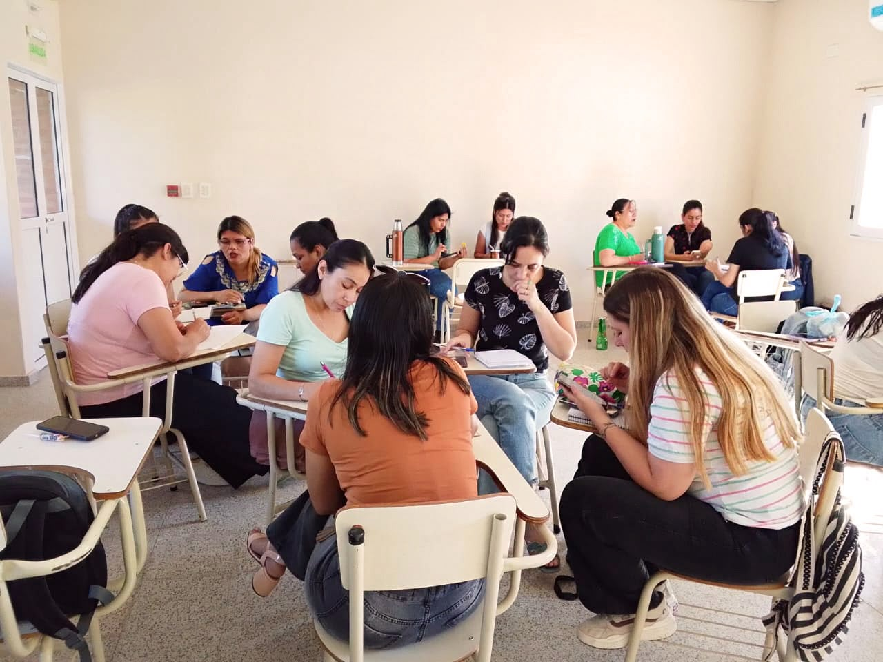 Educaci&oacute;n prev&eacute; capacitaciones docentes en Agosto para fortalecer los aprendizajes en el aula