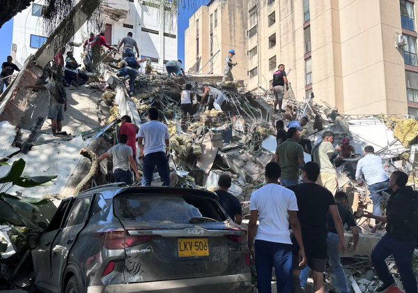 M&aacute;s de 130 muertos, 570 heridos, viviendas y v&iacute;as da&ntilde;adas y aeropuertos cerrados, por el terremoto en Colombia