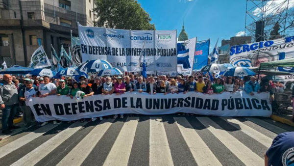 Se reabre el conflicto universitario: los gremios docentes realizan un paro y reclaman por el financiamiento