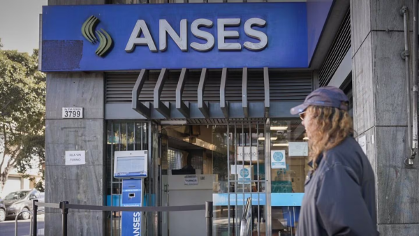 ANSES: qui&eacute;nes cobran jubilaciones, AUH y asignaciones este jueves 13 de agosto