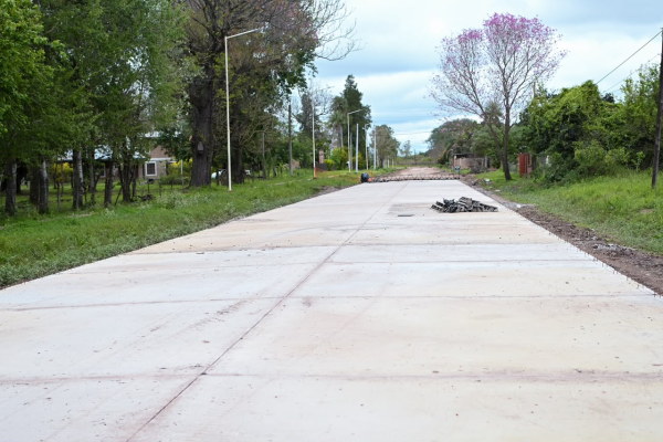 Margarita Bel&eacute;n: el gobierno provincial avanza con las obras de pavimentaci&oacute;n y desag&uuml;es en la localidad