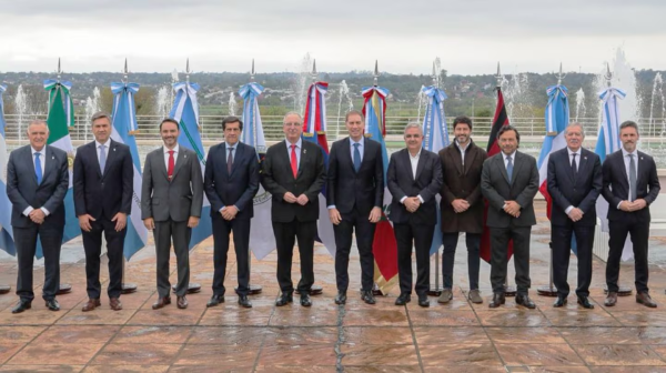 El Ejecutivo se re&uacute;ne con los gobernadores del Norte Grande para negociar un r&eacute;gimen para las tarifas el&eacute;ctricas en zonas c&aacute;lidas