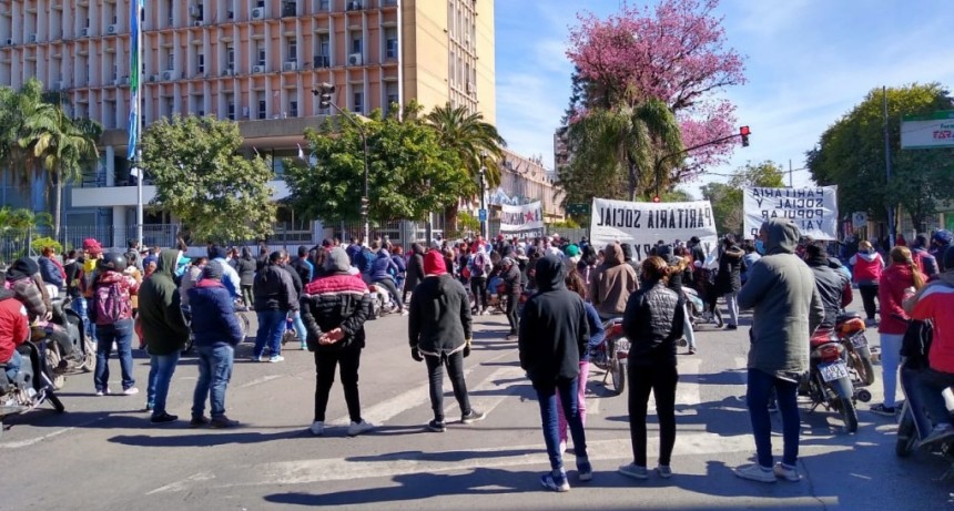 Nueva manifestación invade el centro de Resistencia: enojo de conductores y comerciantes