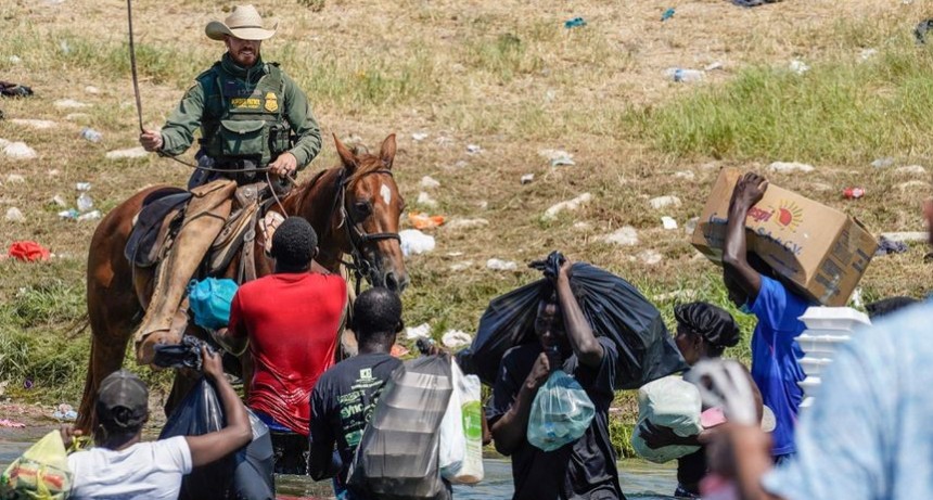 Escándalo en EE.UU. por el maltrato a haitianos
