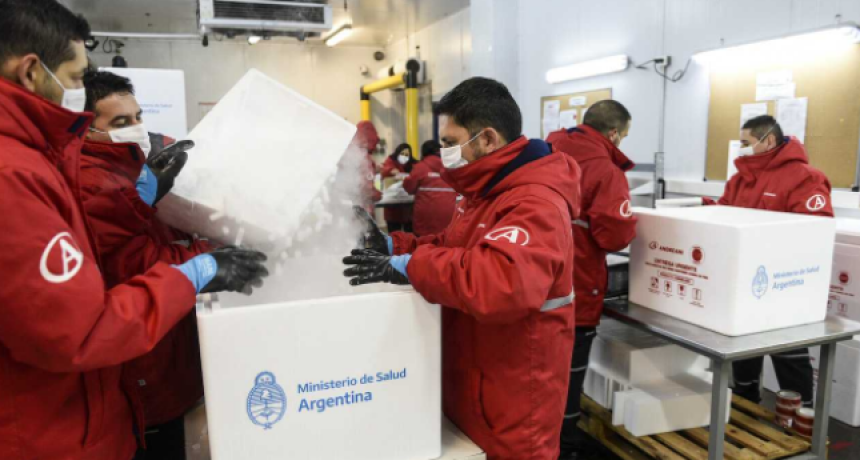 Llegan al Chaco 22.400 dosis de AstraZeneca y 14.400 de Sputnik V