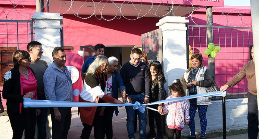 Gustavo Martínez inauguró obras de refacción en el Centro Comunitario del barrio Santa Rita