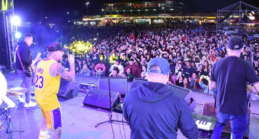 La ‘Resi Fest’ recolectó más de 6 toneladas de alimentos que serán donados: ”Vendrán muchas más”