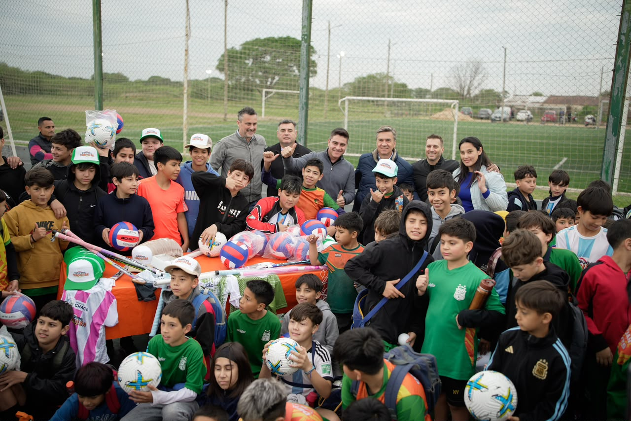 EL Club Lujan de Villa Río Negro avanza con la cubierta del Playón