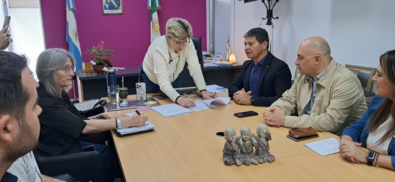 El Ministerio de Educación acordó con la Fechaco promover capacitaciones en oficios para fortalecer el desarrollo local