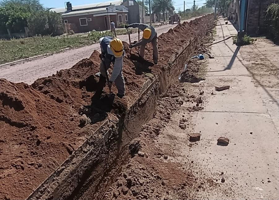 Gral. Pinedo: SAMEEP reactivó una obra que llevará agua potable a más de 6.000 familias