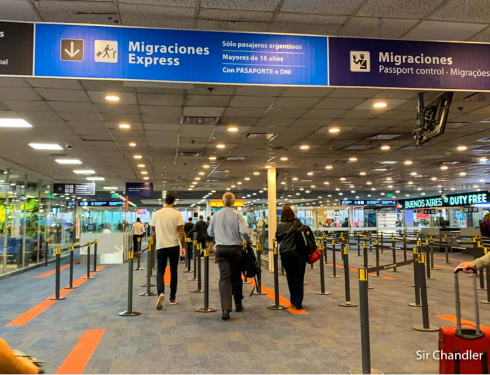 En los últimos tres años se redujo la cantidad de extranjeros radicados en nuestro país