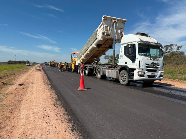 Avanza la pavimentaci&oacute;n de la Ruta Provincial N&deg;6 para fortalecer la conectividad en Las Bre&ntilde;as