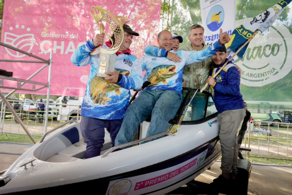 La XXII Pesca del Dorado reuni&oacute; a las familias, emprendedores y cerca de 200 embarcaciones
