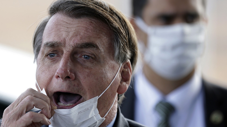 Por no estar vacunado, Bolsonaro no pudo presenciar el partido Santos-Gremio