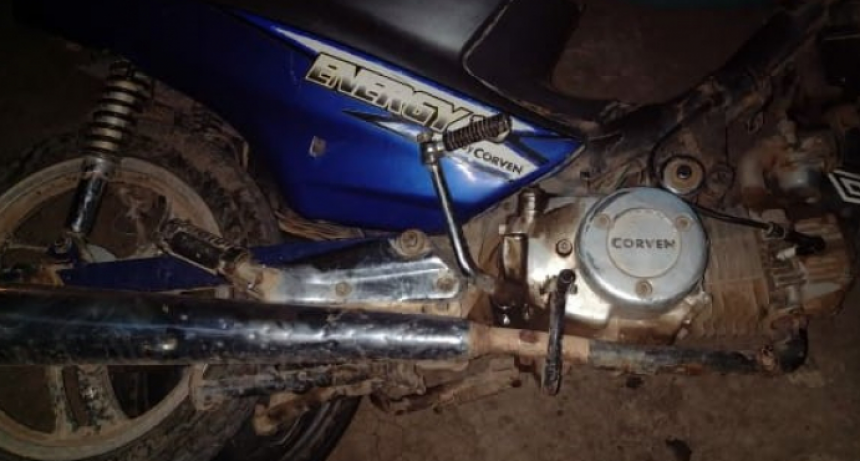 Adolescentes chocaron con sus motos: murió uno de 17 años y dos de 14 terminaron lesionados