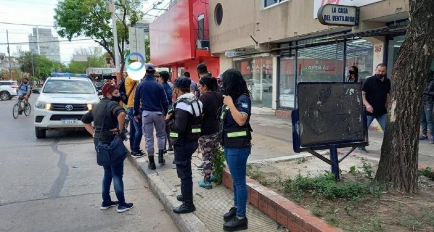 Motociclista golpeó a una inspectora municipal de Resistencia