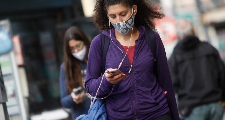 Qué es la “nomofobia” y cómo se relaciona con el apagón de Whatsapp, Instagram y Facebook