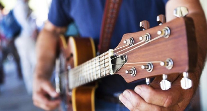 Datazo, si tocas la guitarra Google tiene la herramienta para vos