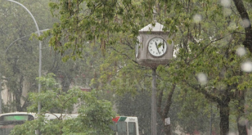 Domingo gris: probabilidad de tormentas y lluvias aisladas y una máxima de 24°C