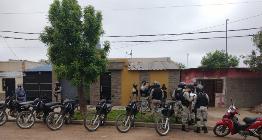 Detuvieron a dos mujeres con más de 400 envoltorios con cocaína 