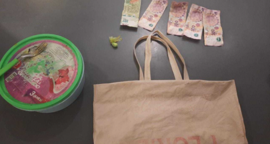 Intentaron ingresar cocaína en un pote de helado para un detenido en la comisaría Segunda