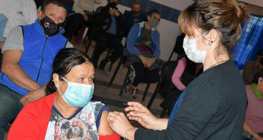 Este domingo, sólo habrá posta de vacunación en la Feria Iberoamericana del Libro