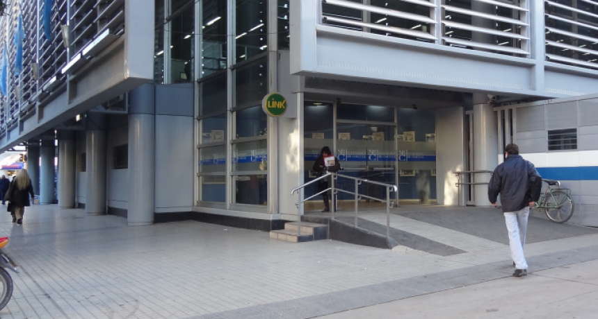 Pagan hoy el bono de $10 mil a trabajadores activos y pasivos de la administración pública provincial