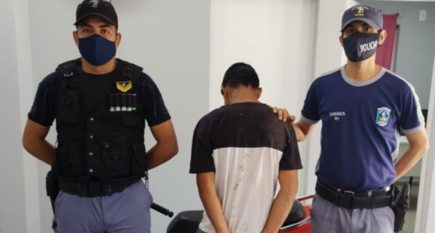 Un menor golpeó salvajemente una mujer para robarle su moto