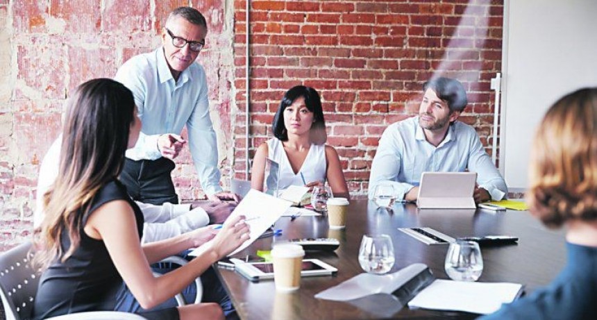 Por qué los argentinos priorizan el salario emocional 