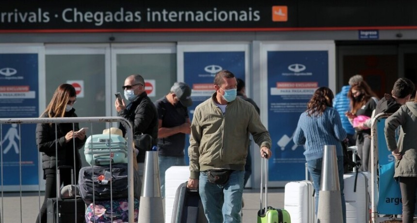 Llegaron más de 200 vuelos internacionales desde la apertura de fronteras